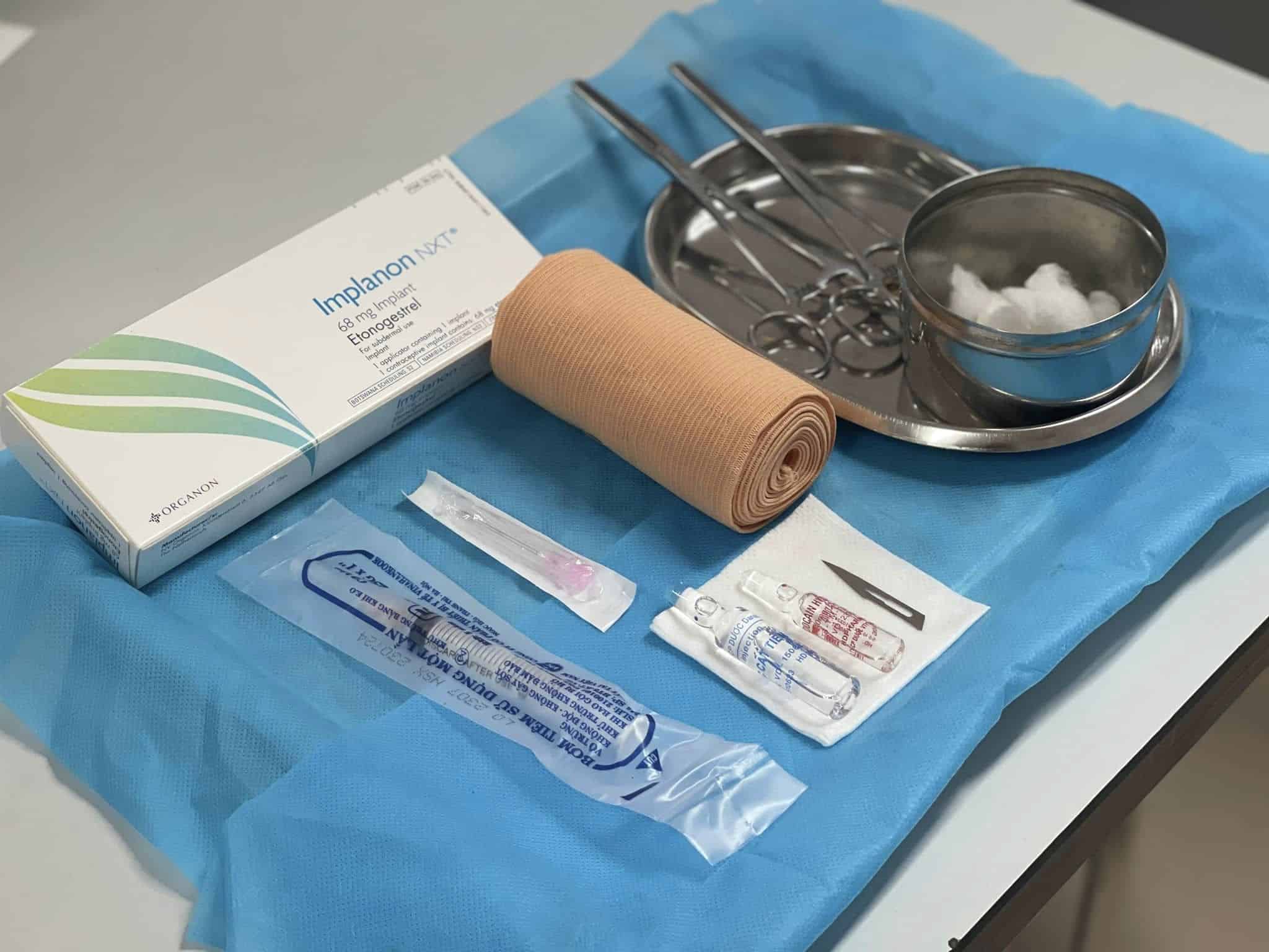 Lớp học cấy que tránh thai