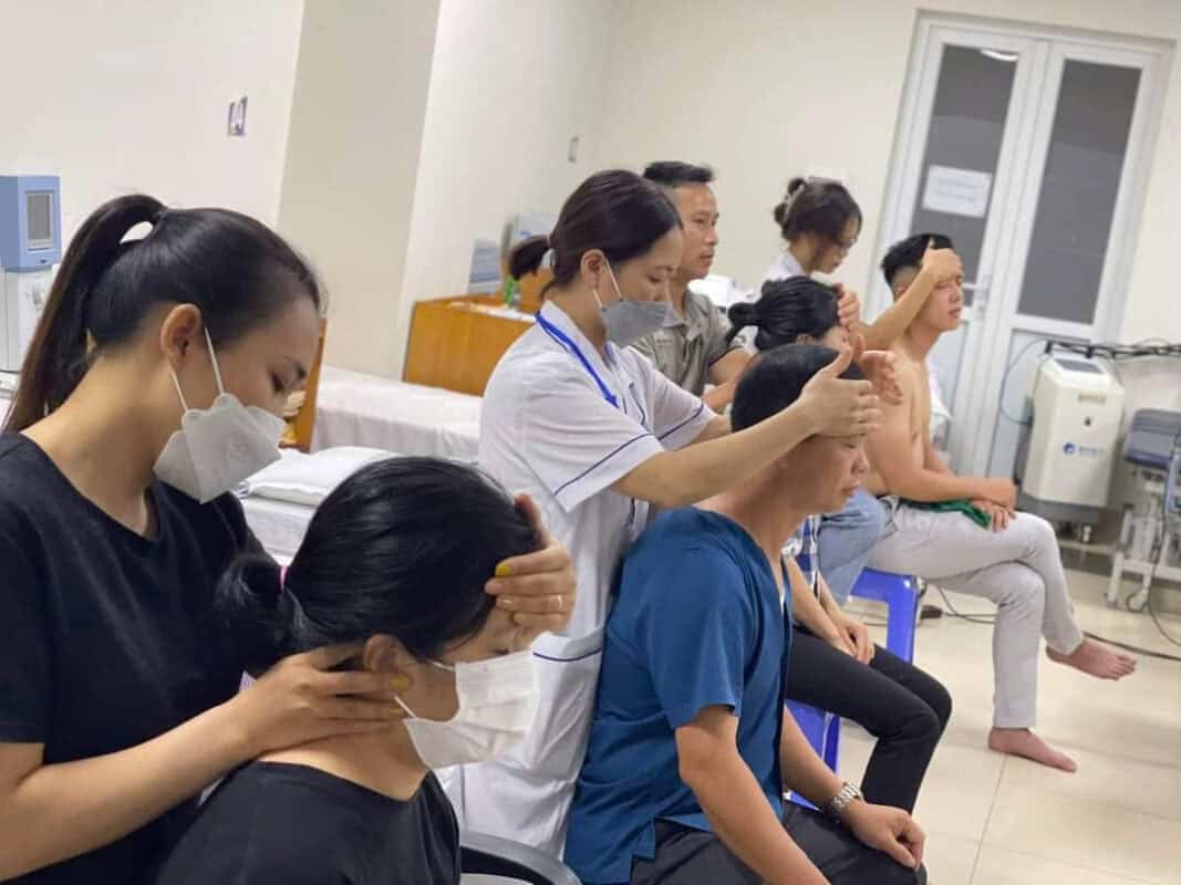 Khóa học xoa bóp bấm huyệt ở Hà Nội